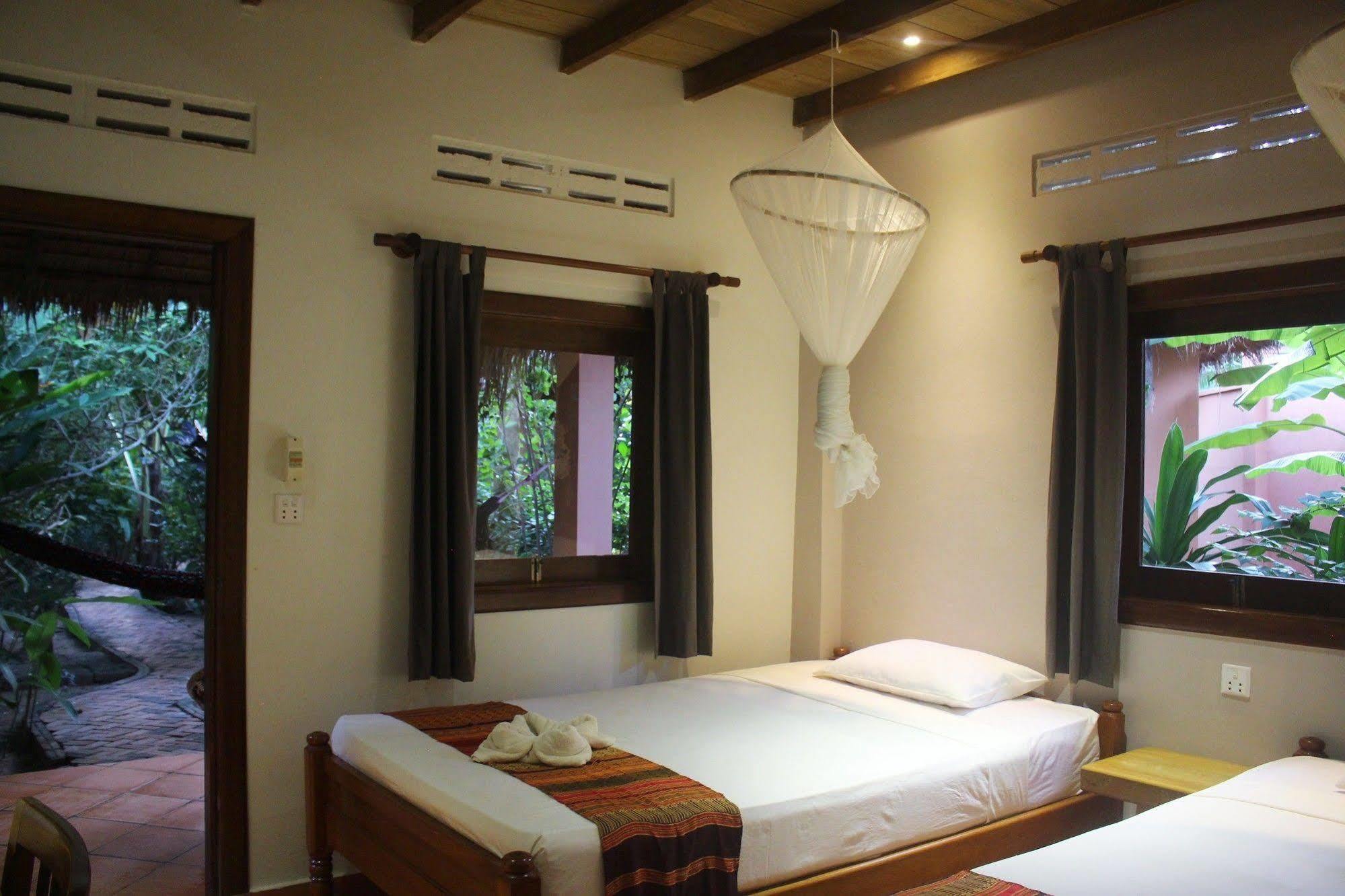 Botanica Guesthouse Kep Extérieur photo